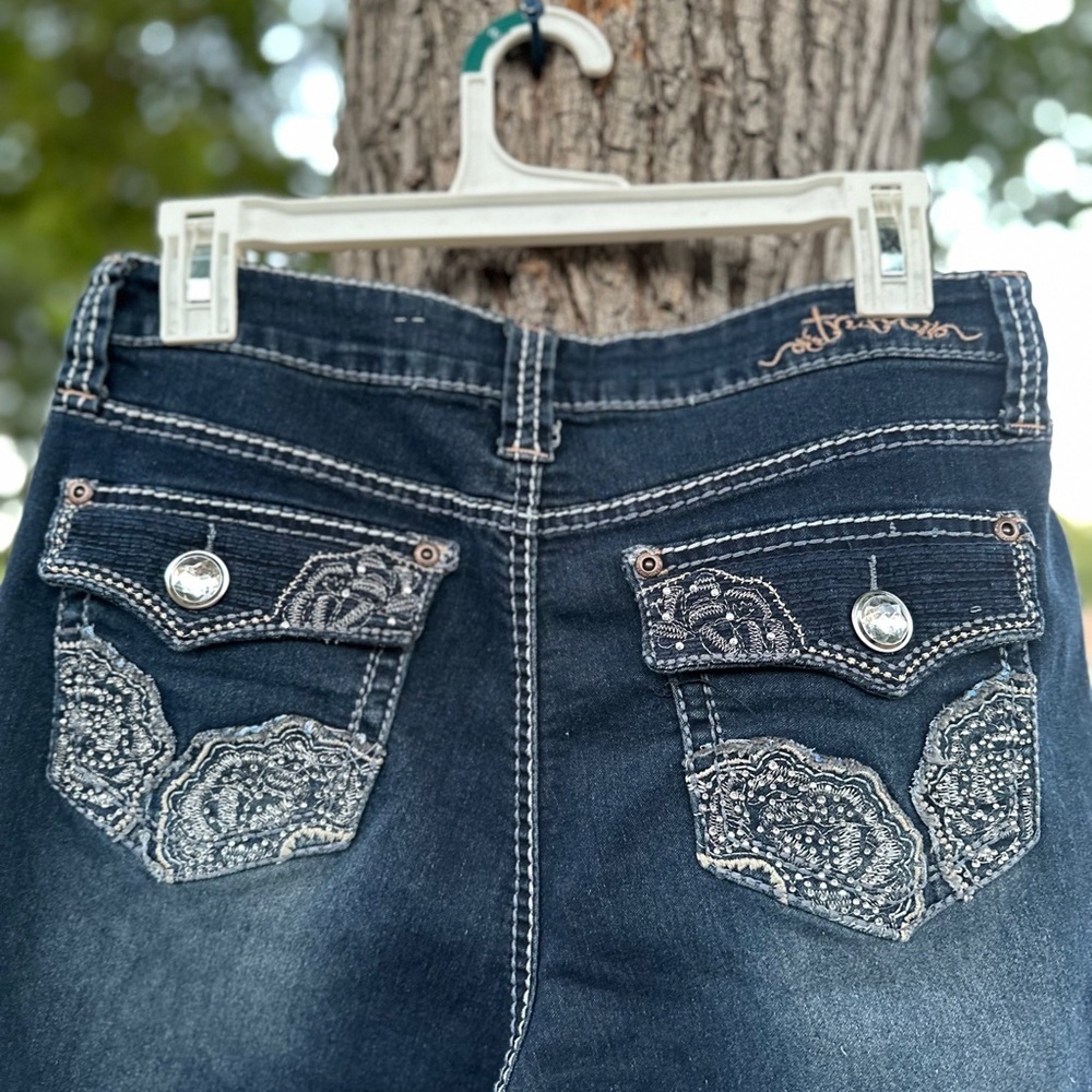 Truth Be Told Capris Dark Blue Jeans - Picture 3 of 6